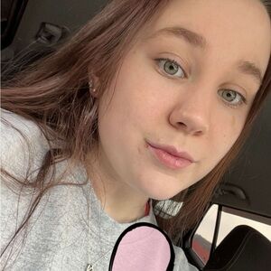 Meet your Posher, Lydia